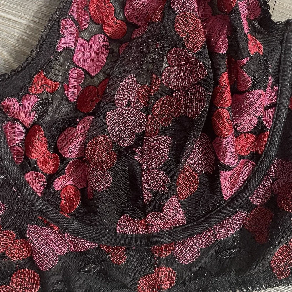 TORRID CURVE Sz 6/6X Black‎ & Pink Heart Embroidered Underwire Longline Bralette - Picture 5 of 10